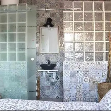 בית הארחה Room, View To The *